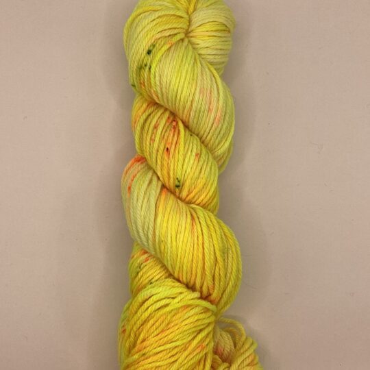 M1 Yarn Middle of the Road Cupcake
